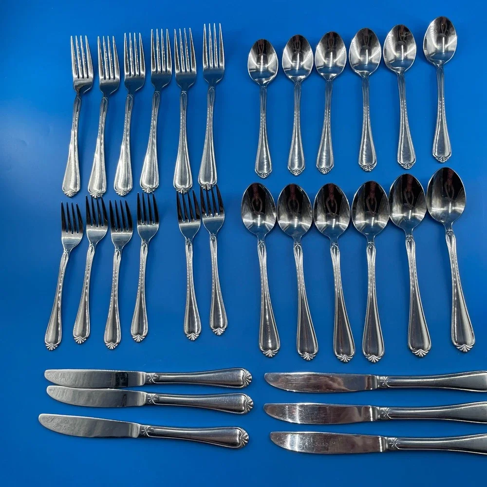 Reed & Barton Select Solange Flatware 30pc Service for 6 Stainless Flare Tip